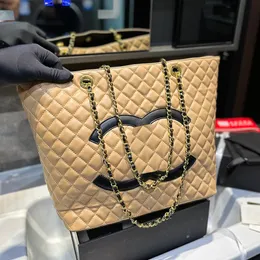 Borsa a tracolla da donna di grande capacità con lettere di giuntura Borsa a tracolla singola da viaggio per lo shopping portatile in vera pelle Pochette da esterno classica di design di lusso 32C