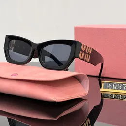 Mode miu solglasögon designer solglasögon för kvinnors banor glasögon mode kvinnans kvinnas solglasögon uv400 gåva
