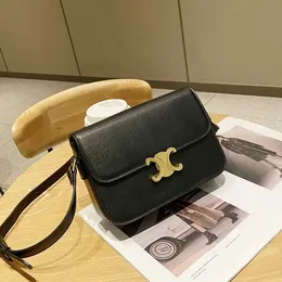 Teen Triomphes Designer-Tasche aus Luxusleder 2024 Neue Triumphal Arch Tofu-Tasche Umhängetasche Vielseitig für Damen mit fortschrittlicher Textur Klein und quadratisch 2013