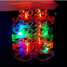 Decorazioni per feste LED Light Up 2024 Occhiali Glowing Lampeggiante Occhiali da vista Rave Glow Shutter Shades Occhiali per Capodanno Bambini Adulti Taglia BJ