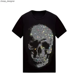 Philipp Plein Pp t Shirts Baumwoll-T-Shirt mit Kristallen Big Skull Print Herren Designer Lustige T-Shirts Slim Fit Unisex Schwarz M-3xl VA5W