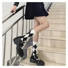 Calcetines de mujer Lolita Diamond mujer Otoño Invierno cálido transpirable cómodo japonés Ins JK sudor lindo algodón grueso