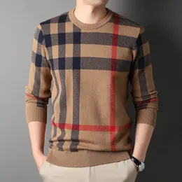 Suéteres para hombres Jersey de punto de lujo de gama alta 2023 Otoño Invierno O Cuello Raya Manga larga Negocios británicos Casual Suéter cálido Top 231208