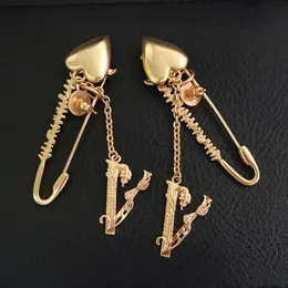 Charme à la mode en cuivre en laiton Eardrop plaqué or lettre boucles d'oreilles pour femmes accessoires de mode fête de mariage cadeau d'anniversaire 231207