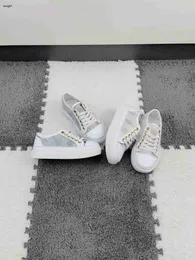 تصميم العلامة التجارية Baby Casual Shoes تصميم الربط الأطفال حجم الحذاء 26-35 شعار الأزهار الطباعة الفتيات الأولاد أحذية رياضية ديسمبر