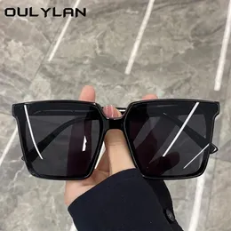 Occhiali da sole Oulylan Trends Square Oversize Donna Uomo Vintage Brand Designer Occhiali da sole sfumati trasparenti Occhiali neri UV400208a