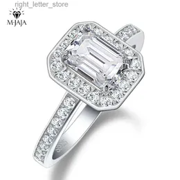 Med sidogenar Solitaire Moissanite Rings 1CT Emerald Cut Engagement Ring for Women 925 Sterling Silver Lab Diamond Wedding Band Fine Jewelry YQ231209