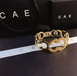 Yeni 18K Altın Kaplama Bileklik Orijinal Tasarımcı Marka Hediye Bangle Box Klasik Paslanmaz Çelik Renksiz Bilezik Düğün Doğum Günü, Yüksek Kaliteli Kadın Mücevherleri