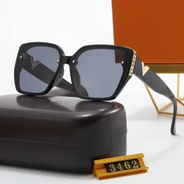 نظارة شمسية مصممة للنساء والرجال نموذج أزياء خاص UV 400 رسالة حماية كبيرة الساق مزدوجة إطار العلامات التجارية في الهواء الطلق تصميم سبائك الماس الشمسي 2024