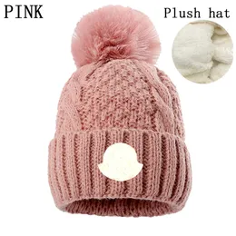 Yeni Moda Tasarımcı Kış Yünlü Şapkada Erkekler ve Kadınlar İçin Yüksek Kaliteli Sınsız Urinal Şapka Klasik İşlenmiş Mektup Örme Şapka Trendi Şapka A-17