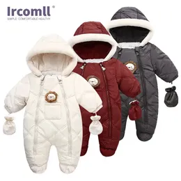Rompers Ircomll Hight Quality Born With Winter Cloths Snowsuit Warm Fleece Roded Romper Cartoon Bemsuit Bemsuit Toddler Kid Stabits 231208