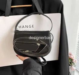 Borsa a mano firmata Deisel Bag Dingdang Donna 2023 Portatile sotto le ascelle Argento Una spalla Borsa a tracolla moda maggese