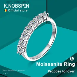 Con pietre laterali KNOBSPIN 3mm D Colore Moissanite Anello s925 Sterling placcato oro bianco 18 carati Eternity Band Anelli di fidanzamento per le donne YQ231209