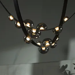 Постмодернистский минималистский подвесной светильник в виде медузы, вилла, дуплекс, пол, пустая гостиная, кожаный дизайнерский длинный пояс, лестница, светильник 185A