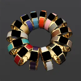 2023 Helt nya 18mm breda guld manschettarmband Europeiska modepardesigner armband för män och kvinnor av hög kvalitet 316l titanarmband smycken