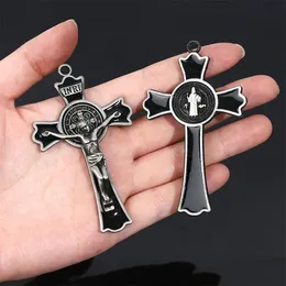 Charms 20pcs Krzyż religijny święty Benedict Cross Akcesoria hurtowe Katolickie zapasy krzyżowe 75x43 mm 231208