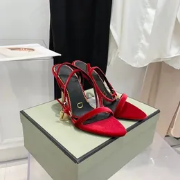 Asma kilit sandal pop sandal asma kilit ayakkabıları topuklu parlak nappa deri sivri ayak parmağı çıplak sandalet ayak bileği kayış ped kilit ince topuklu düğün elbise pompaları 35-43