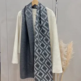 Modemarke Designer Modeausstellung Doppelseitiger Kaschmirschal für Männer Luxus klassischer Buchstabe F für Frauen Fransen langer Schal Schal Herbst Must-have