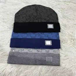 NOUVEAU 2022 Bonnet entier Casquettes d'hiver Chapeaux Femmes et hommes Bonnets avec de vrais pompons en fourrure de raton laveur Casquette fille chaude snapback pompon Beani312K