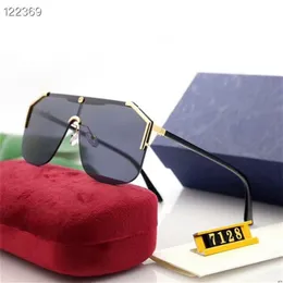 Masowe kwadratowe okulary przeciwsłoneczne Mężczyźni i kobiety spolaryzowane okulary przeciwsłoneczne Nosuj wygodne okulary przeciwsłoneczne z Box201c
