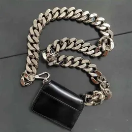 Kara Bag tjock kedja midjeväska Fashionabla Slung Change Chest Bag Ins Super Fire Mini Leather Mini Wallet 3 Storlekar 220623259M