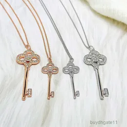 قلادة قلادة Tiffa T Home Necklace Jewelry Sterling Silver S925 Full Diamond Crown Key مع سلسلة مفاتيح متعددة الاستخدامات W16R