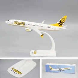 Diecast Model 1 200 Scale B737Max8 B737 Max Buzz Airline ABS Plastic Airplane Model Toys Aircraft Model Assombly for Collection 231208