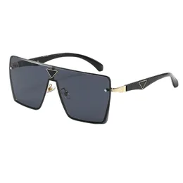 Damen-Sonnenbrille, personalisierbar, Designer-coole polarisierte Brille, Original-Box, quadratischer Rahmen, Dreiecksschild