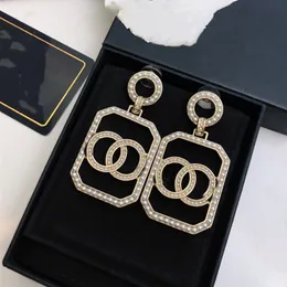 Plaqué or Marque de luxe Designers Lettres Stud Clip canal Eardrop rond géométrique célèbre femmes cristal strass métal boucle d'oreille bijoux de fête de mariage sx5