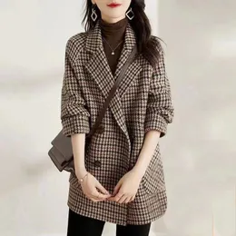 Kvinnors kostymer blazrar Woolen Coat Vintage Houndstooth Blazer Women Fall Fashion Korean Slim Plaid Suit Löst lyxdesign Double Breasted Jacket 231211