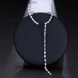 Stud emmaya yeni eşsiz kristal asimetrik kübik zirkon zarif sarkan küpeler kadınlar için mücevherler moda partisi düğün hediyeleri yq231211