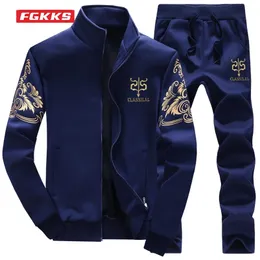 Herrspåriga FGKKS Fashion Sports Men Set Printed Hoodies SweatshirtSweatpants Suit Mens 2 Pieces Set Slim Tracksuit Male 231208