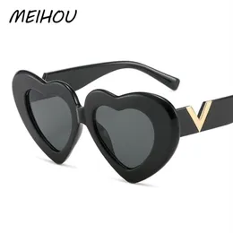 Lunettes de soleil Love Heart Shaped Femmes Mode Rétro Cat Eye Lunettes de soleil Designer Voyage Party Shades UV400254j