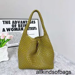 Gewebte Venetaabottegas-Handtaschentasche für Damen, echtes Schaffell, leichter Luxus-Stil, handgefertigte Hand- und Outdoor-Tasche für Damen #2682 cy