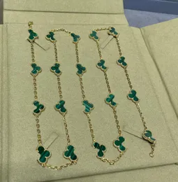 2024 Collana maglione con ciondolo con ciondolo di qualità di lusso con pietra verde malachite in oro 18 carati placcato a forma di fiore 20 pezzi con scatola per francobolli PS2092