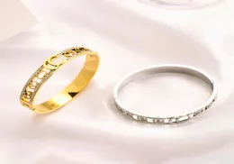 Pulseira de pulseira para homens mulheres pulseiras de luxo jóias de aço inoxidável prateado pulseiras inspiradoras de alta qualidade FASH6424461