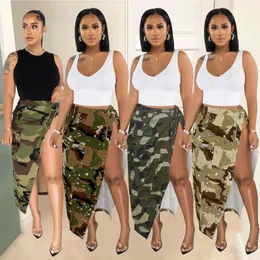 Gonne 2023 Moda estiva Abbigliamento donna Camouflage Verde scuro Sexy Apertura obliqua Abito con bottoni irregolari Set di un pezzo