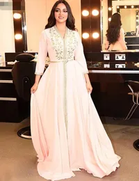 우아한 진주 핑크 모로코 카프탄 이브닝 드레스 v 목 3/4 슬리브 긴 무도회 드레스 자수 A- 라인 풀 소매 아랍어 무슬림 형식 가운