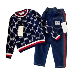 Abbigliamento per bambini Set per bambini Tute per bambini Ragazzi Ragazze Completi Lettere Stampa 2 pezzi Designer Giacca Pantalone Tute Chidlren Abbigliamento sportivo casual Tuta taglia 100 cm-150 cm K09