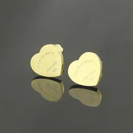 Sälj Big Famous Brand 316L Titanium Steel Stud Earring Luxury Heart Shape Brand Women Charm Love Earrings Fashion Jewelry Whol282J