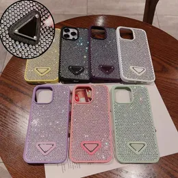 豪華な三角形P電話ケースデザイナーiPhone 15 Pro MaxケースApple iPhone 14 Pro Max 13 12 11 Pro 15 Plus Case Clear Clear Glitter Rany Stone Case Case Blingカバー