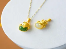 فضية طبيعية طبيعية من اليشم الأبيض Pith Zhaocai Cat Necklace الصينية الرجعية Bohemian Charm Women039S Jewelry Chains7764133