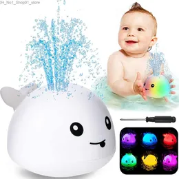 Brinquedos de banho Brinquedos de banho de bebê Baleia Spray automático Brinquedo de banho de água com luz LED Sprinkler Banheira Chuveiro Brinquedos para crianças Crianças Meninos Q231211