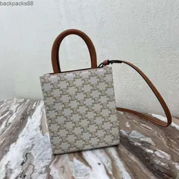 Borsa di design cabas borsa di tela ce borsa alla moda di grande capacità borsa in pelle bianca verticale portatile a tracolla borsa da donna a tracolla Borsa tote FGVF