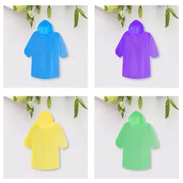 Regnrockar 7st/Set Disposables Rain Ponchos för barn Child Thicked Hooded Rainwear Outdoor Camping Emergency Coat