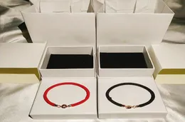 Pulseras de banda Moda Hombres Mujeres Titanio Patrón grabado Aleación de acero Acero inoxidable7325358