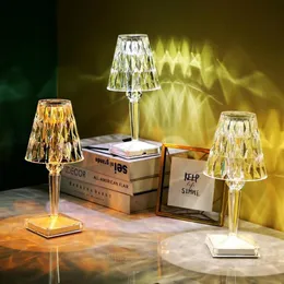 مصابيح الجدول LED Diamond Crystal Despription Desk Lamp USB شحن مستشعر مستشعر اللمس أضواء الأضواء رومانسية Night264z