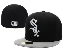 VENDUTA MEN039S White Sox Cappello aderente di alta qualità BRIM BRIM ESCROUTO Logo Sox Team Logo Black Fans Baseball Cappelli Full Cl5567867