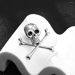 Broches Catuni Goth Punk Skull Crossbones Pin Broche Cool Metal Revers Jas Rugzak Badge Sieraden Accessoires Cadeau voor mannen Collectie