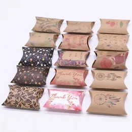 Geschenkverpackung 10 20 50 Stück mit mehreren Mustern bedruckte Kraftpapierboxen Niedliche Mini-Kissenförmige Süßigkeitentüten für Hochzeitsbevorzugungen Boxverpackung3140